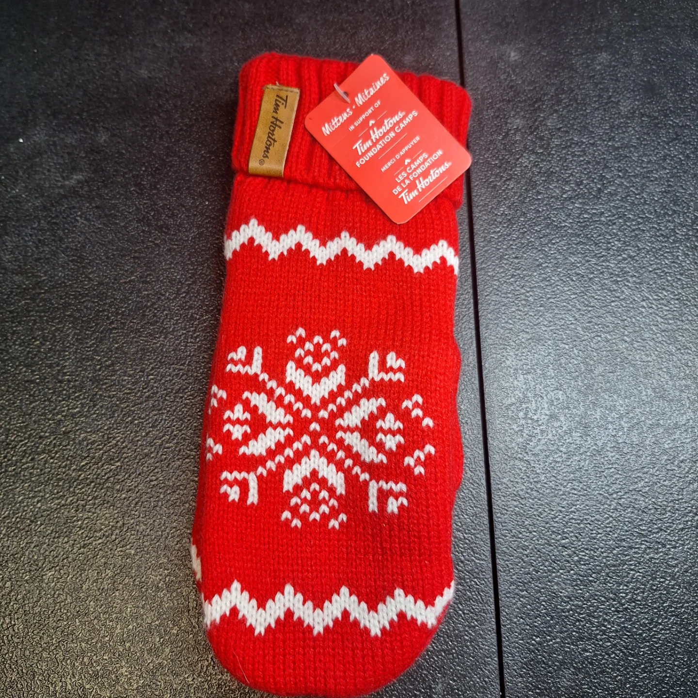 Tim Hortons Red Snowflake Knit Mittens - photo 3
