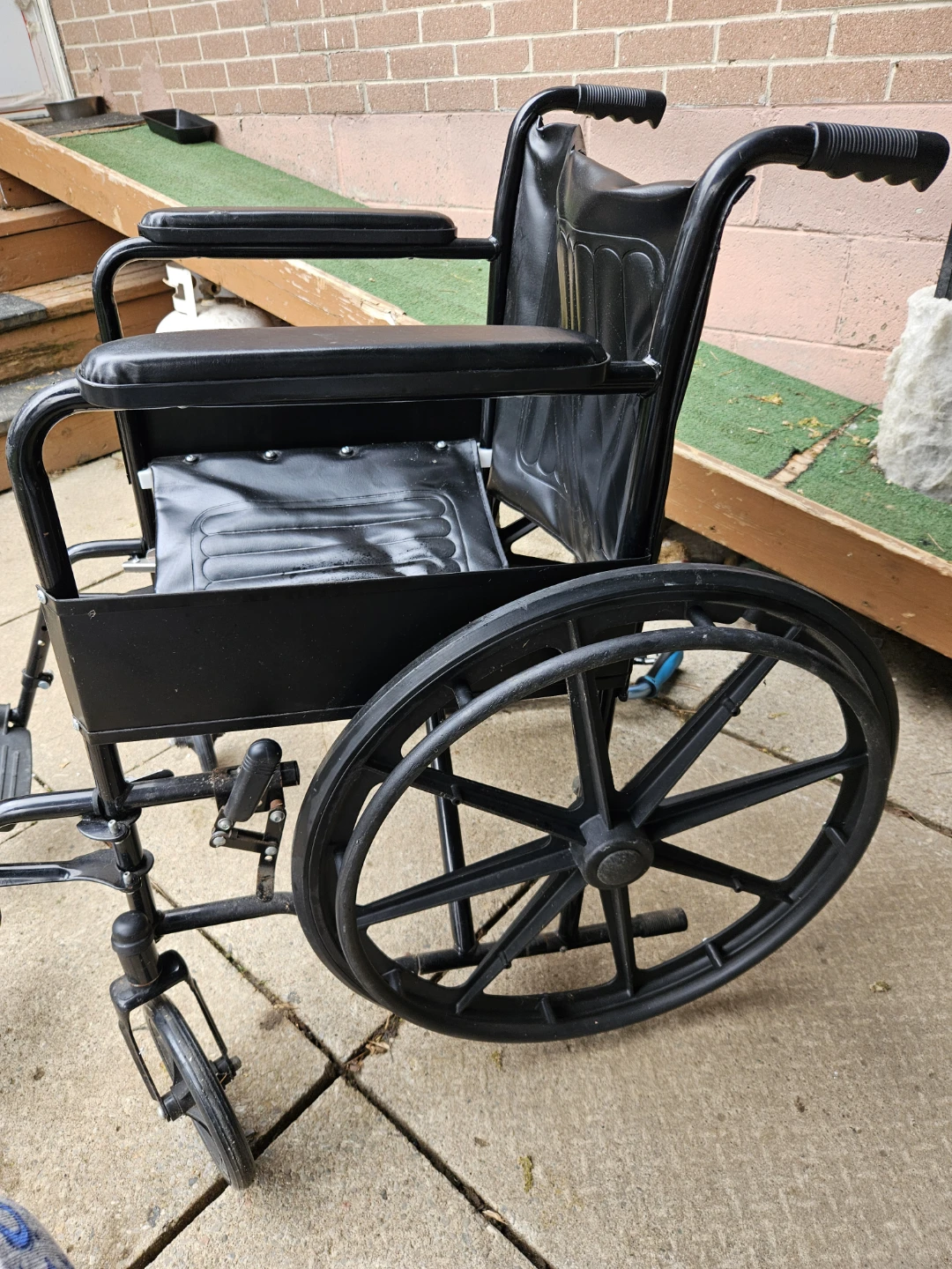 Black Wheelchair - photo 2