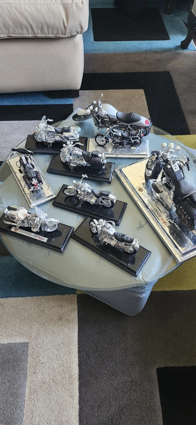 Collection of Harley-Davidson Diecast Motorcycles - photo 2
