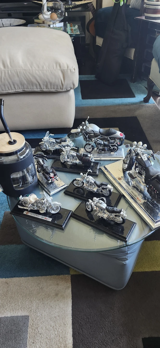 Collection of Harley-Davidson Diecast Motorcycles - photo 3