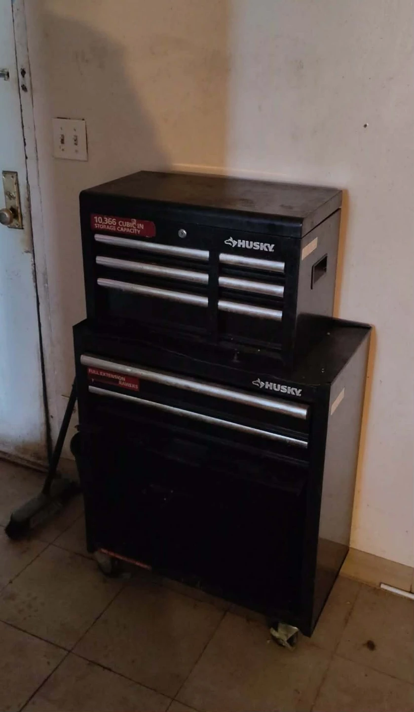 Husky 10,366 Cubic Inch Rolling Tool Chest
