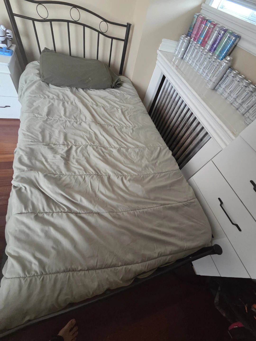 Full twin bed set - photo 2