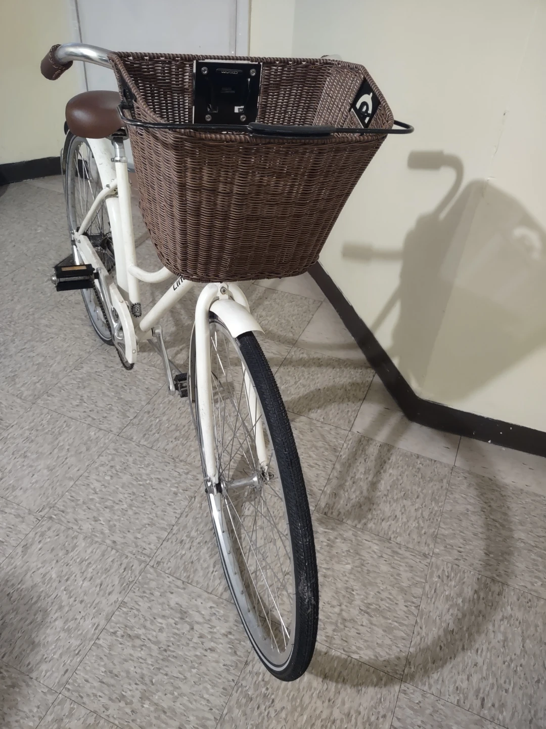 Linus Dutchi 1Bike - White with Brown Saddle and Basket - photo 3