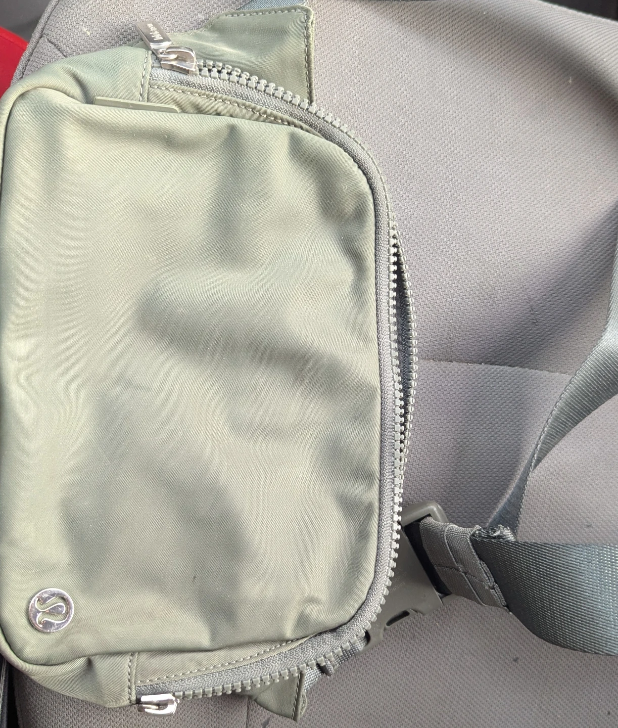 Lululemon Everywhere Belt Bag - Olive Green