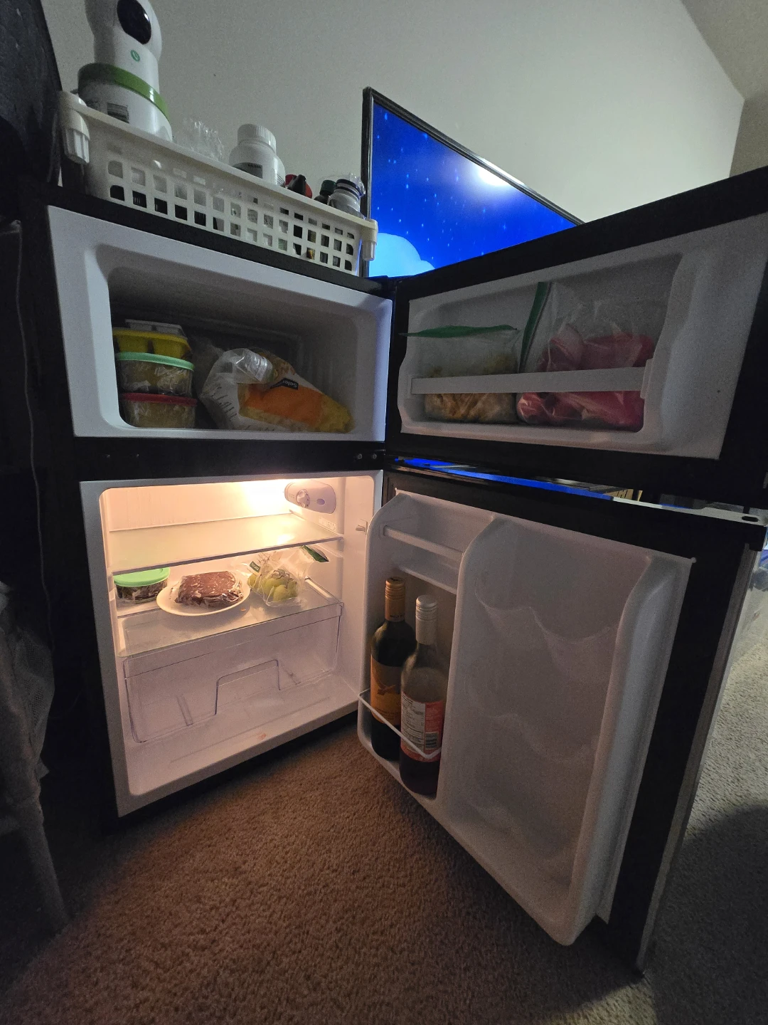 Insignia Mini Fridge - photo 3