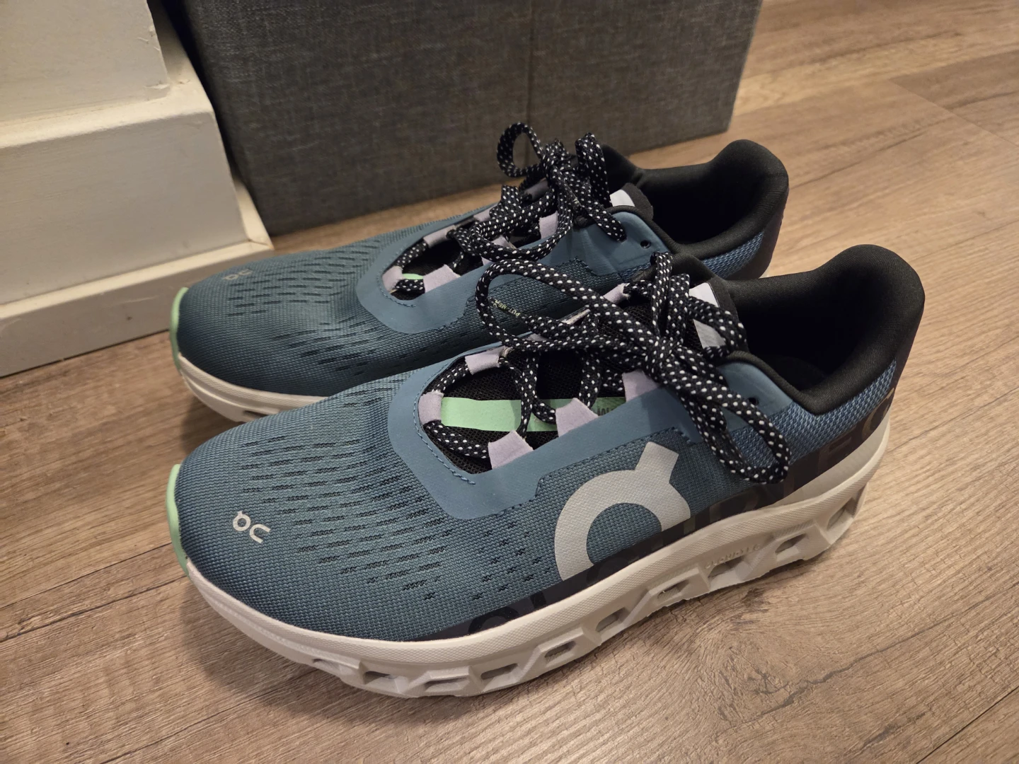 ON Cloudswift Running Shoes - BRAND NEW