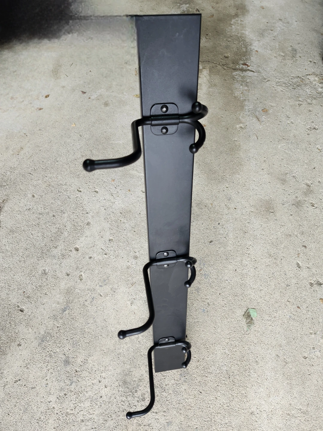 Black Metal 3-Hook Wall Rack
