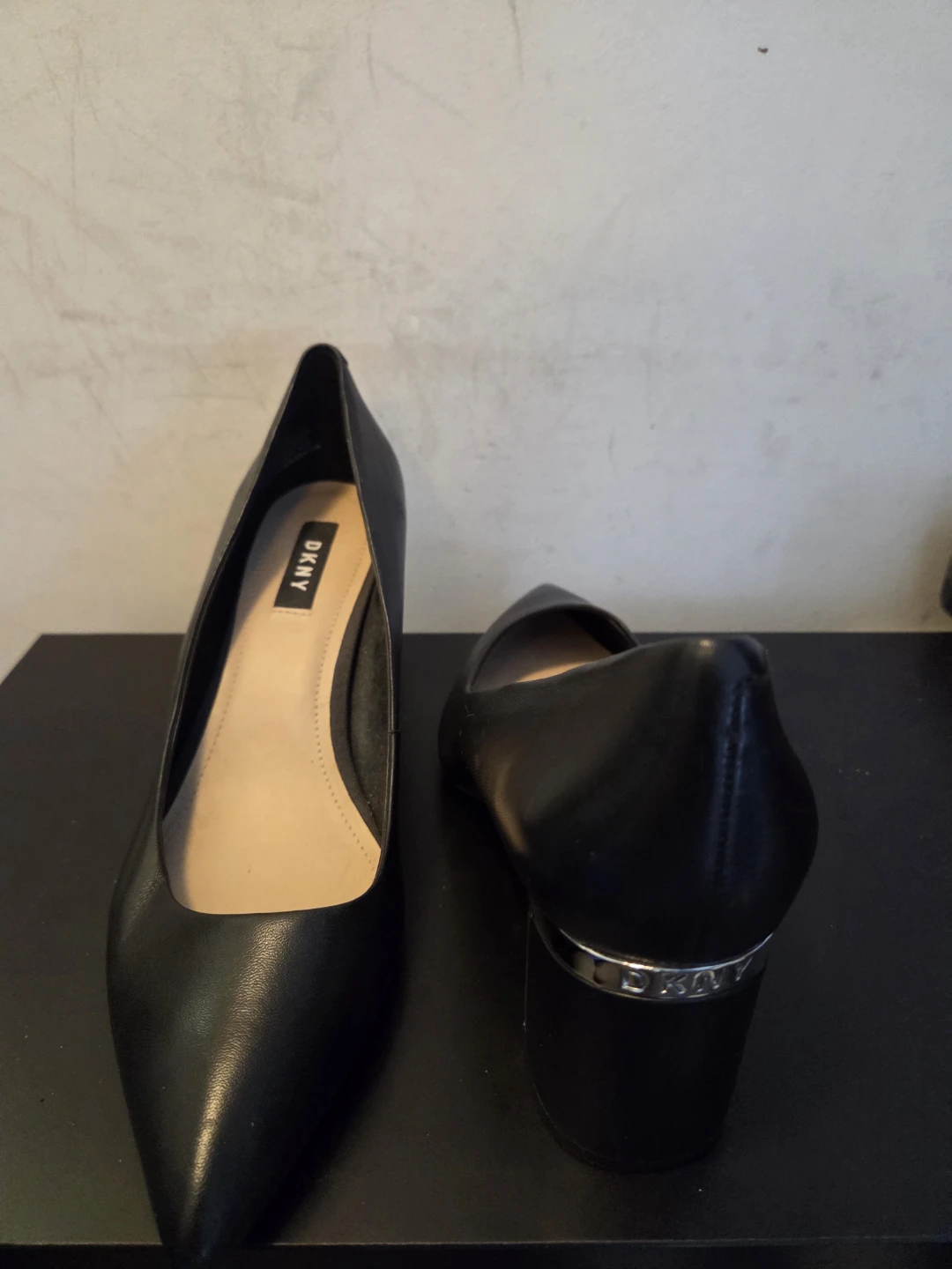 DKNY Black Leather Pointed Toe Heels - photo 3