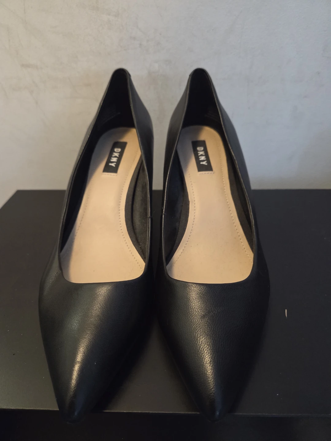 DKNY Black Leather Pointed Toe Heels - photo 4