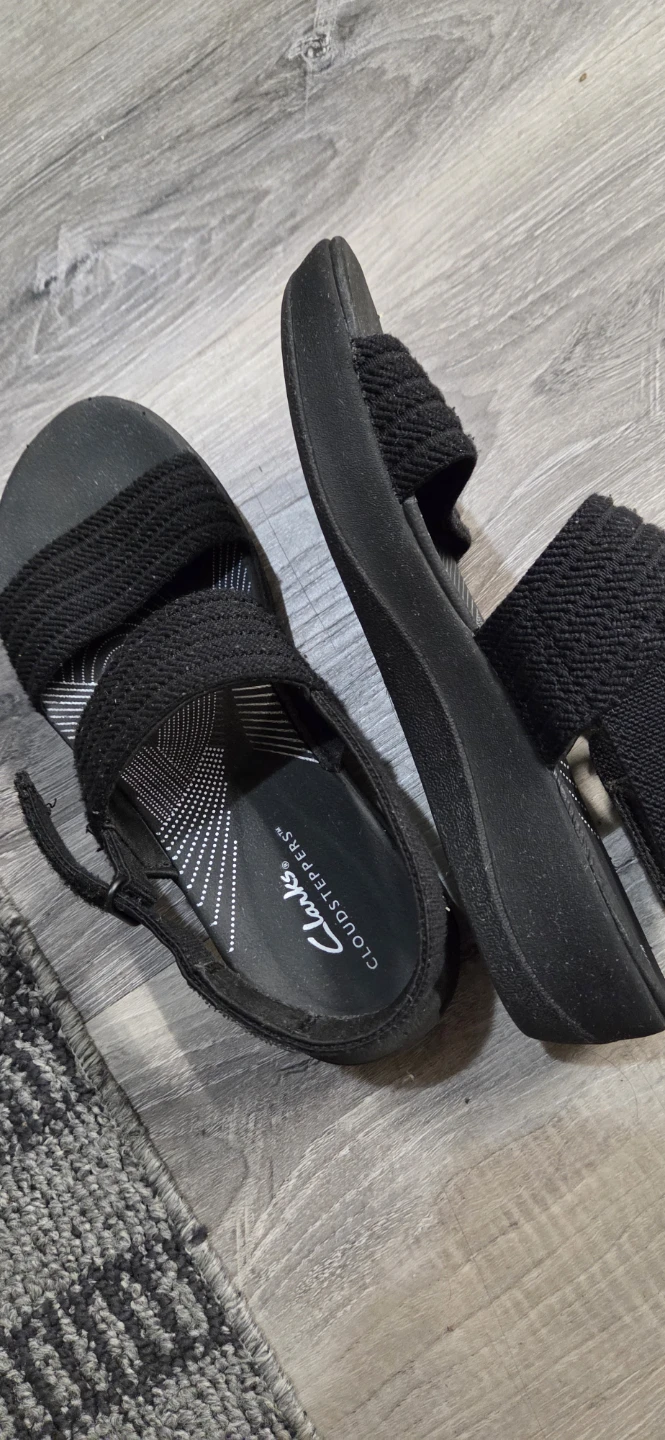 Clarks Cloudsteppers Black Sandals, Size 6M - photo 4