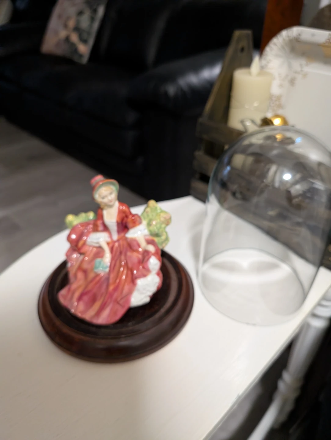 Royal Dalton Porcelain Figurine Woman Dress - photo 3