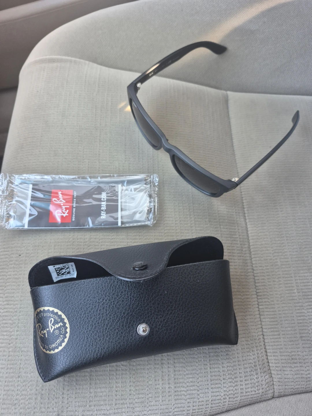 Ray-Ban Wayfarer Sunglasses - photo 5