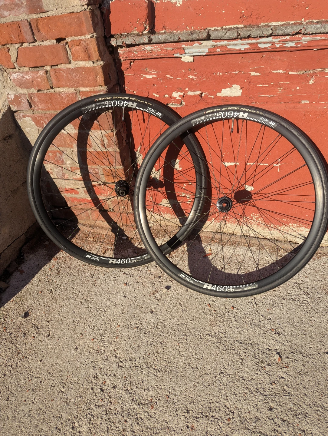 DT Swiss R460 db Wheelset with Vittoria Zaffiro Pro Tires