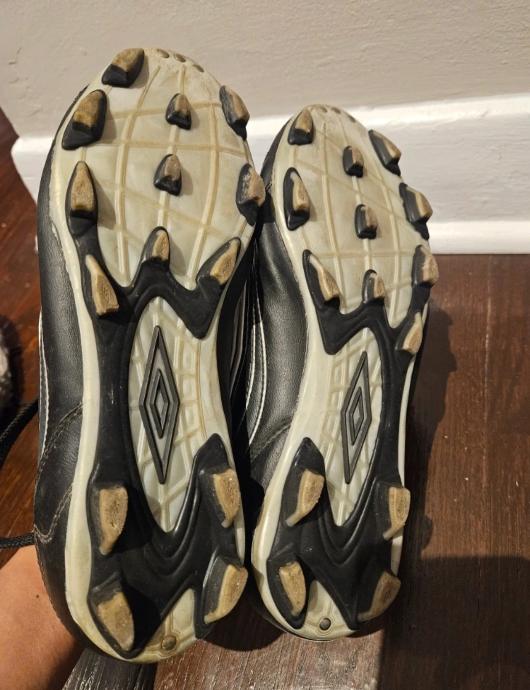 UMBRO Soccer Shoes US size 9.5 - photo 2