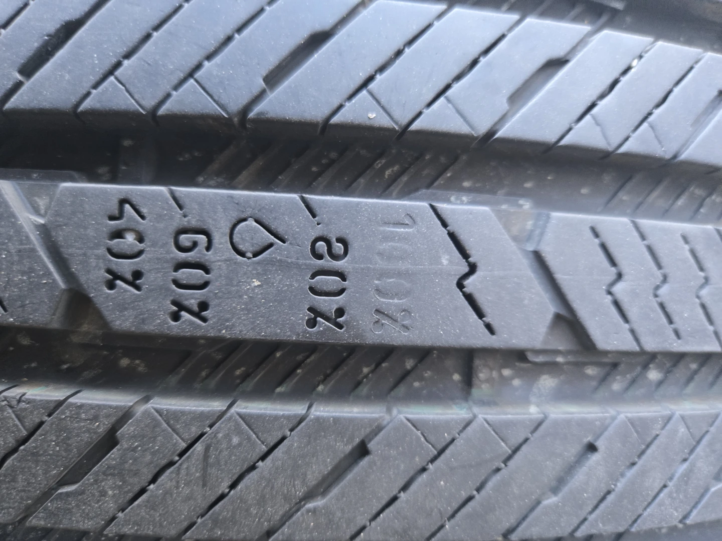 Hyundai 215/55R17 EV Tire and Wheel - photo 2
