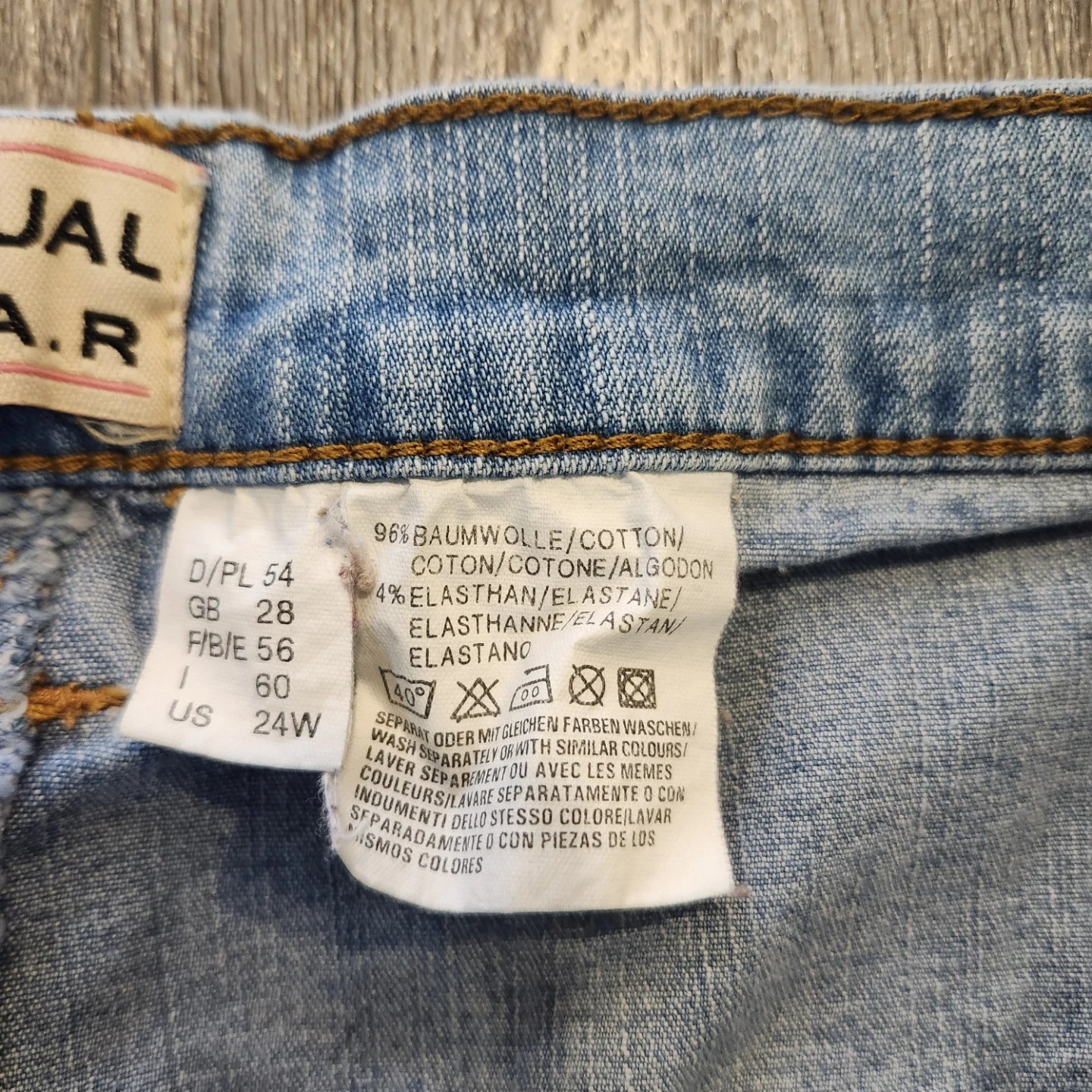 Casual A.R. Denim Capris Womens Size 24W - photo 2