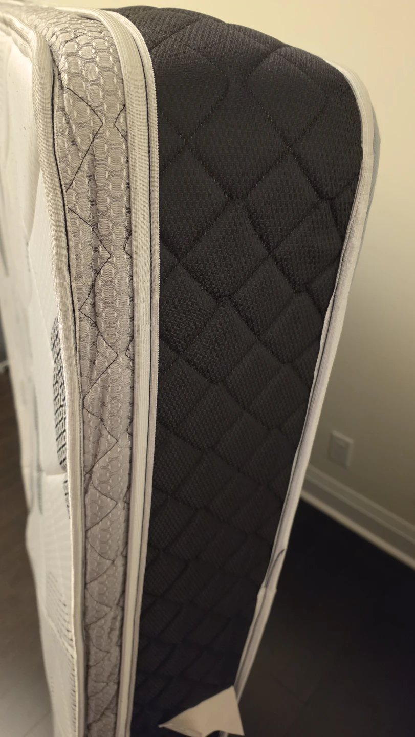 Queen Mattress in good condition - photo 2
