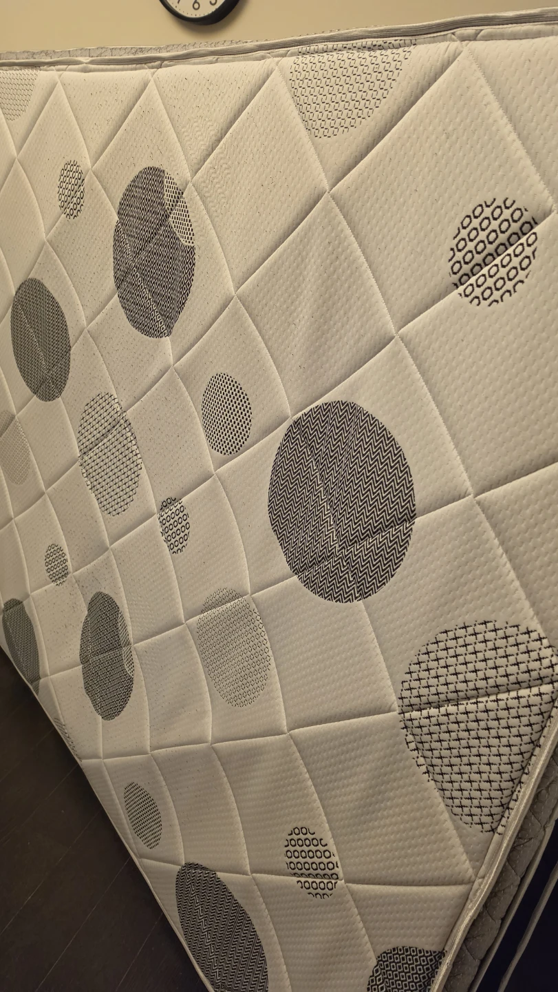 Queen Mattress in good condition - photo 3
