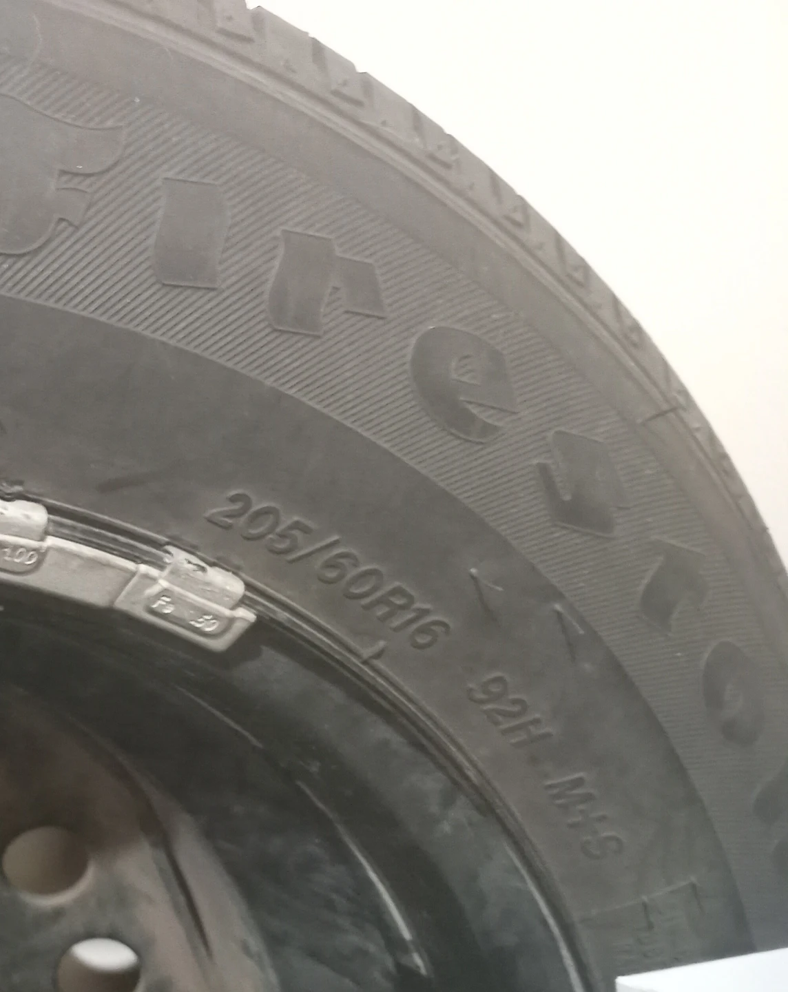 Firestone 205/60R16 92H M+S Tire