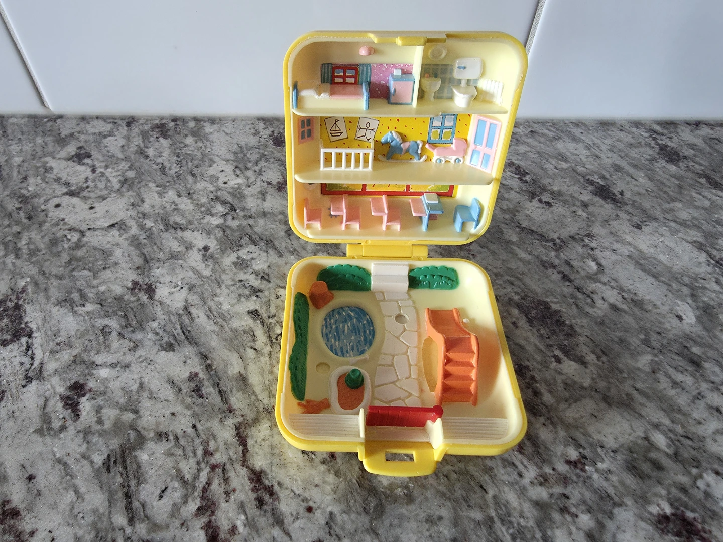 1989 Polly Pocket - Midge's Play School - photo 4