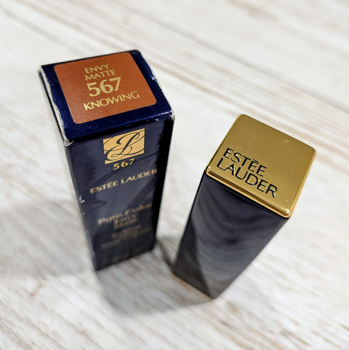 Estée Lauder Pure Color Envy Matte Lipstick Shade 567🌱 - photo 2