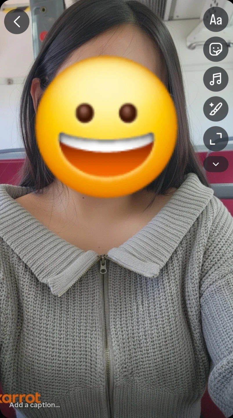 Grey Ribbed Off-the-Shoulder Knit – Zip-Up Cropped Sweater