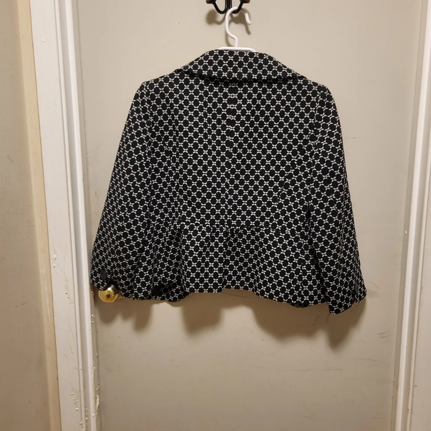 Ann Taylor Black & White Geometric Blazer Like New Size 2 - photo 2