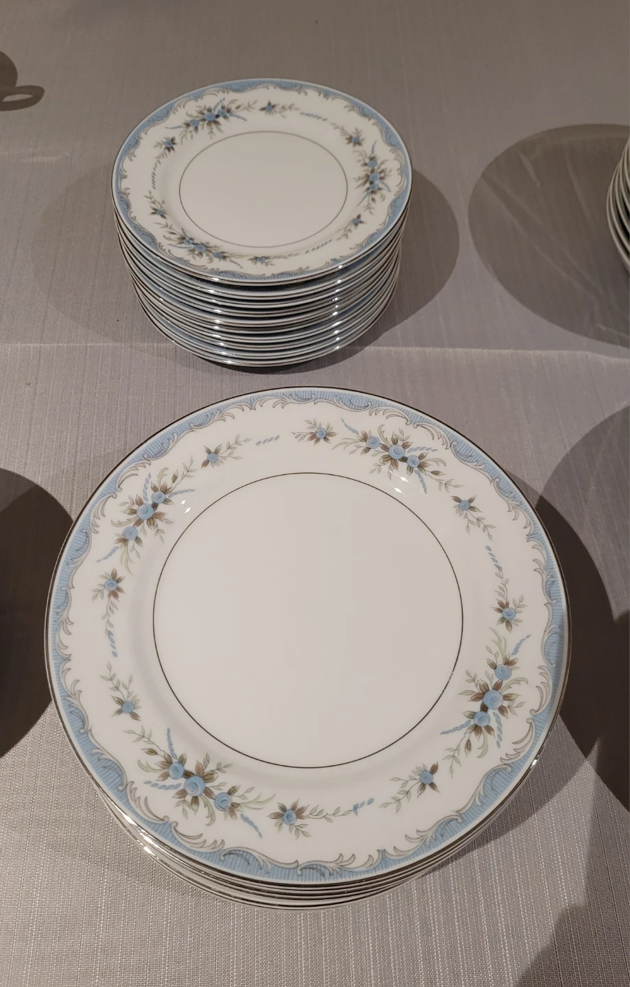 Mikasa  roslyn large set dishes china - photo 4