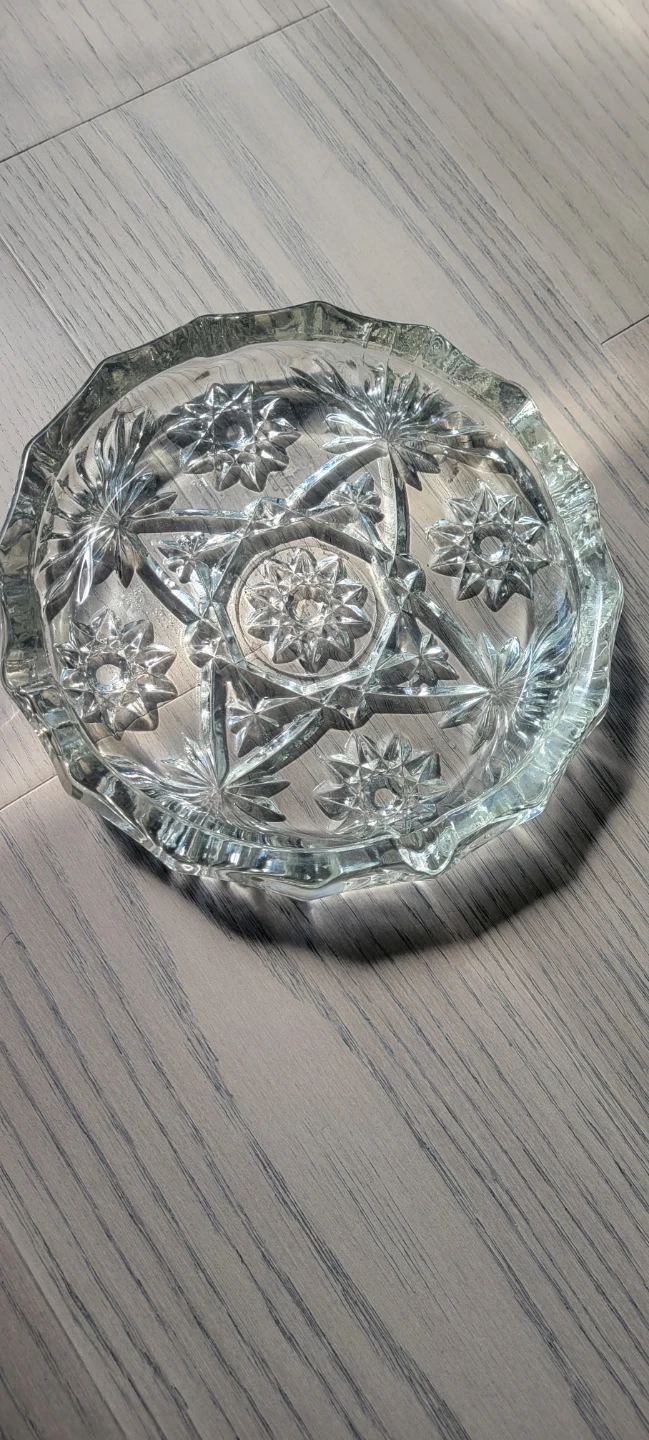 Vintage Starburst Glass Ashtray - photo 3