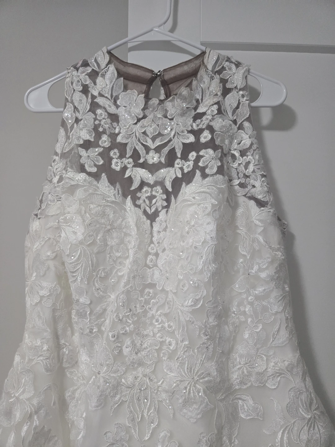 White Lace Wedding Dress by Oleg Cassini - photo 4