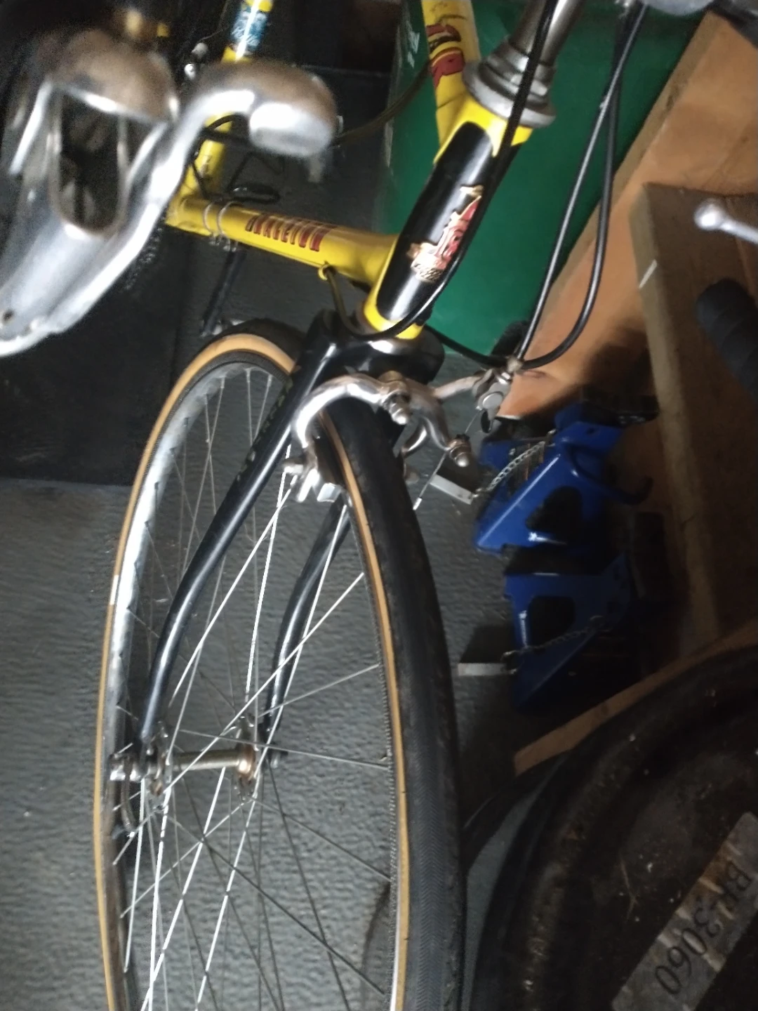 Raleigh Grand Prix Road Bike - Yellow - photo 5