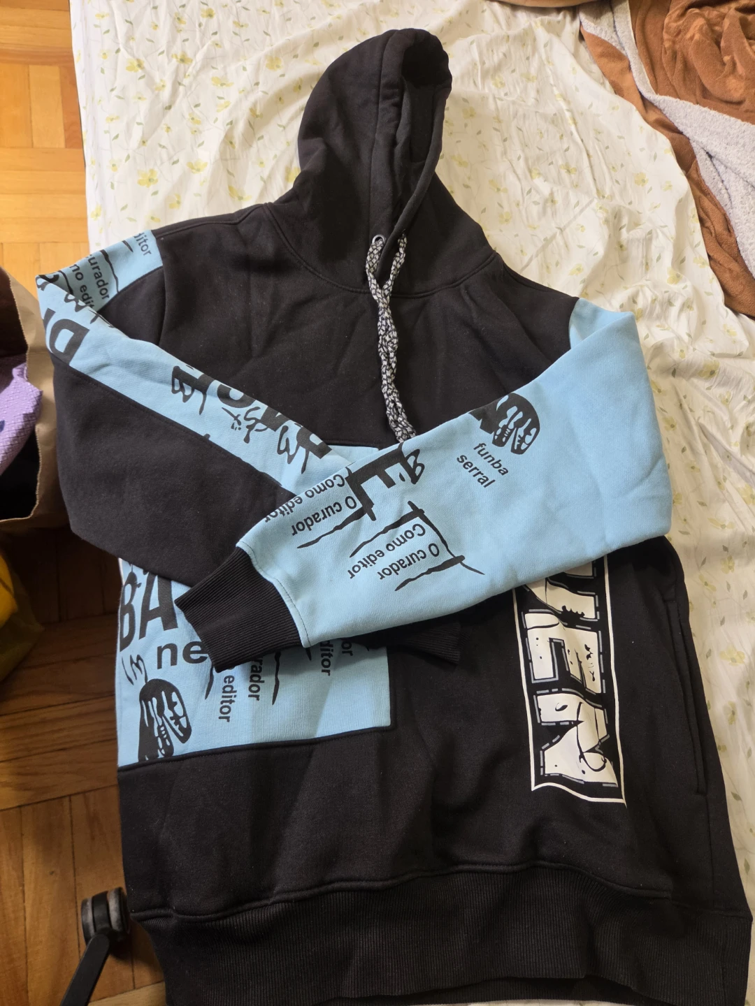 Black & Blue Graphic Print Hoodie