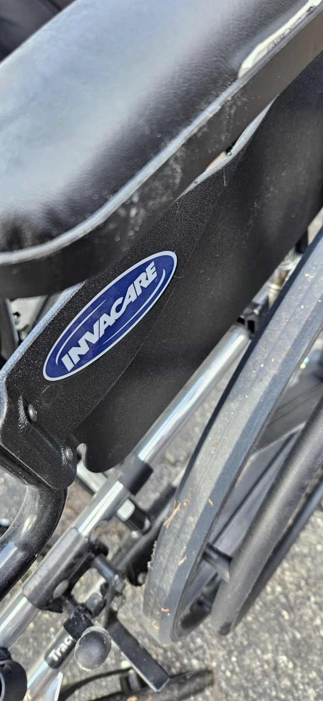 Invacare Folding wheelchair - photo 4