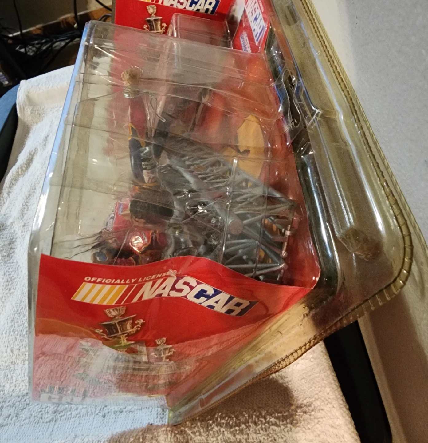 Jeff Gordon NASCAR Action Collector Limited Edition Figure - photo 2
