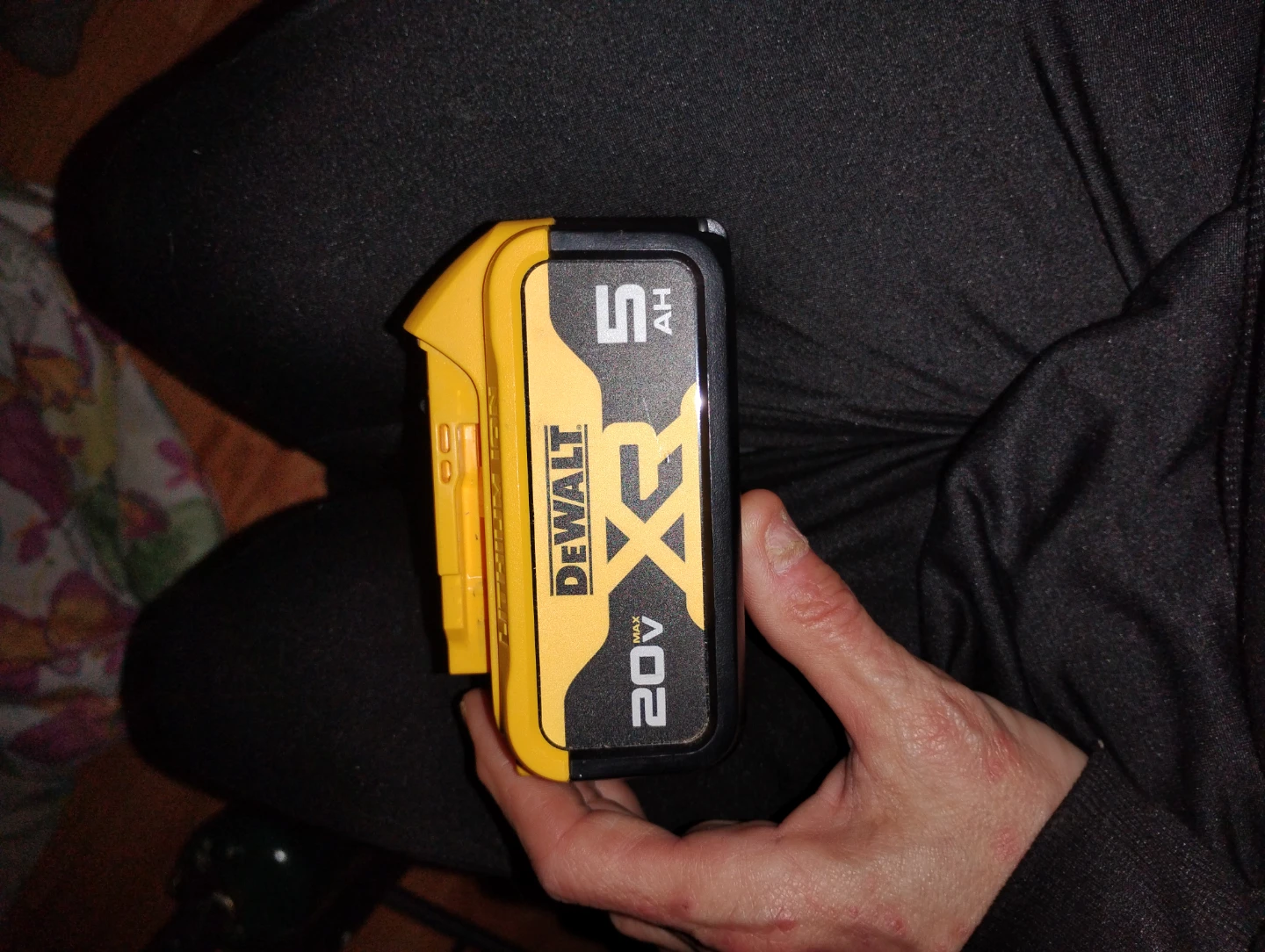 DeWalt 20V XR 5.0 Ah Battery - photo 2