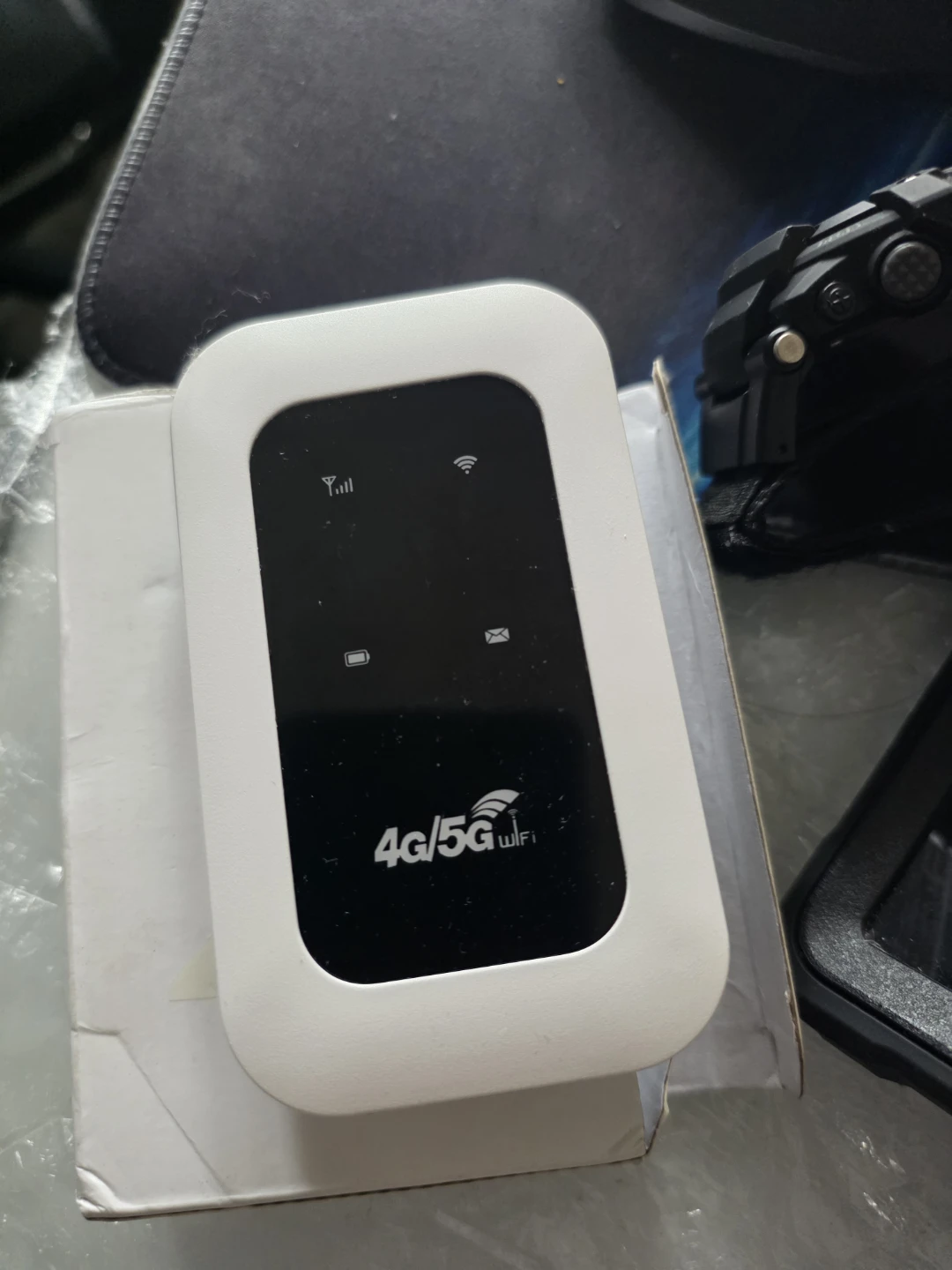 White 4G/5G WiFi Hotspot