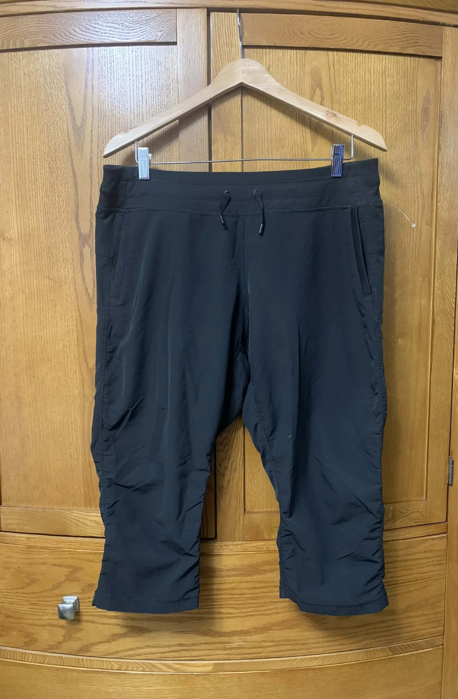 Kirkland Signature Women's Athletic Capris Size L