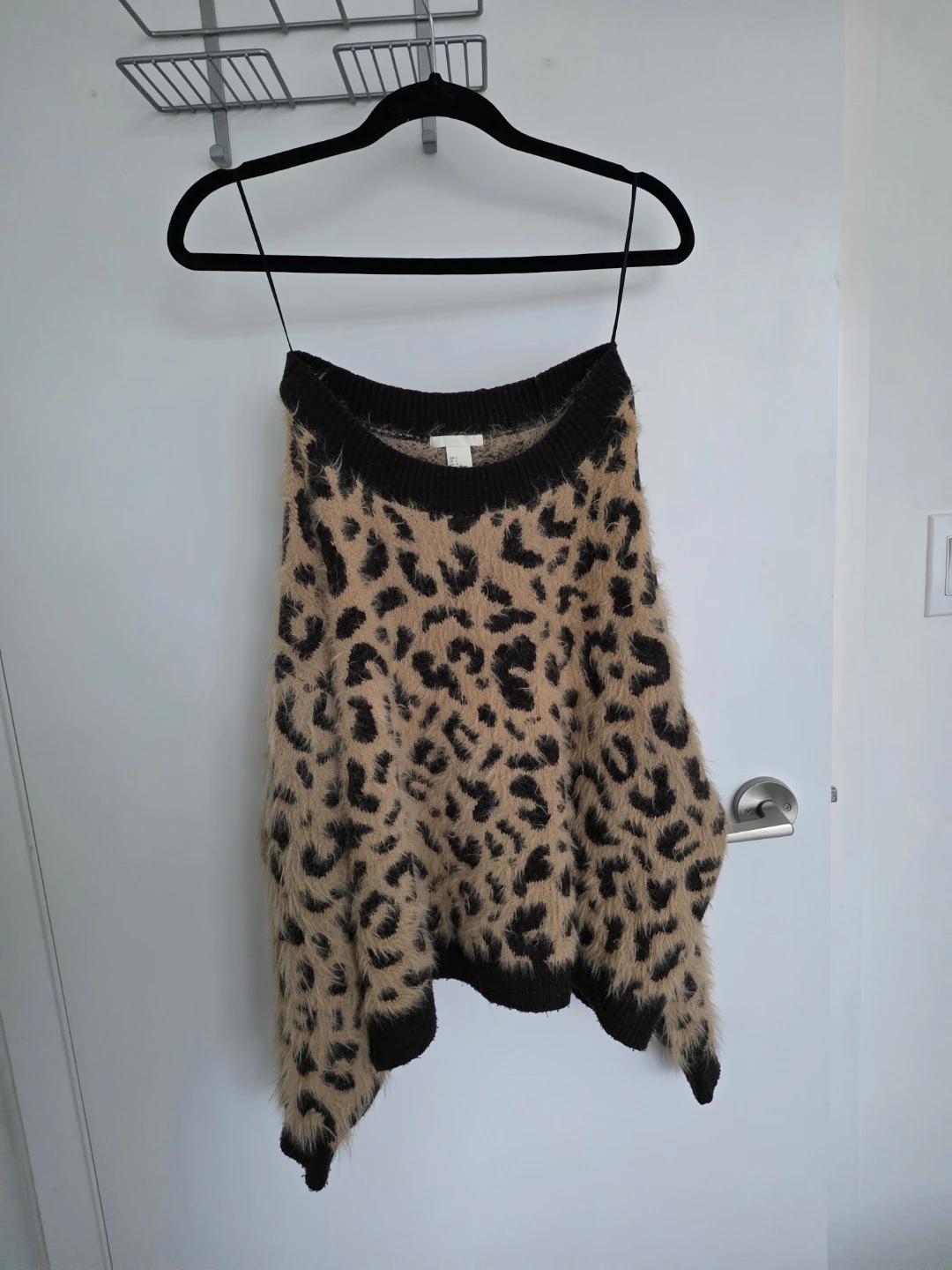 H&M Leopard Print Fuzzy Sweater Size L