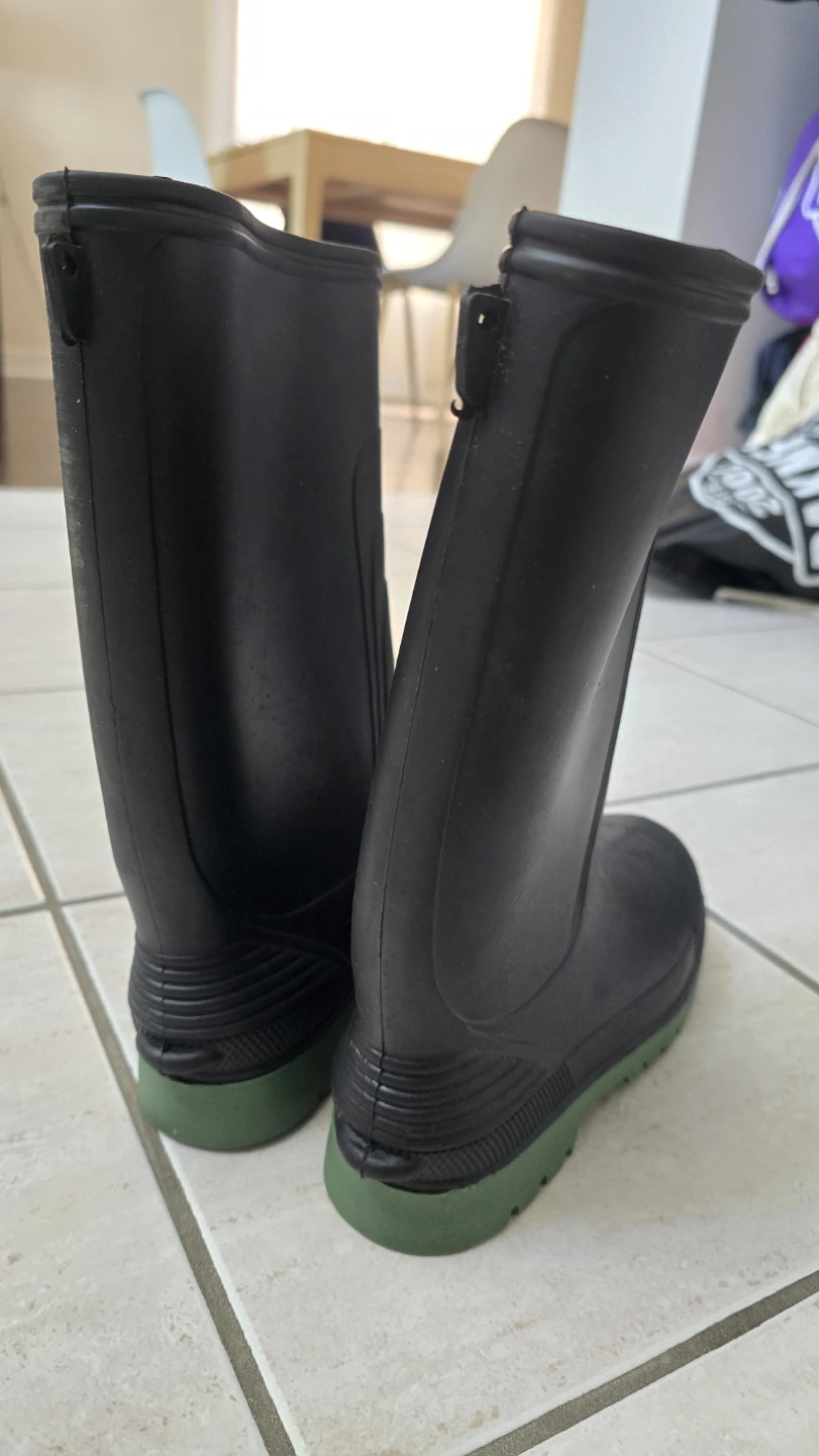 NEW Black Rubber Rain Boots - Size 6 - photo 3
