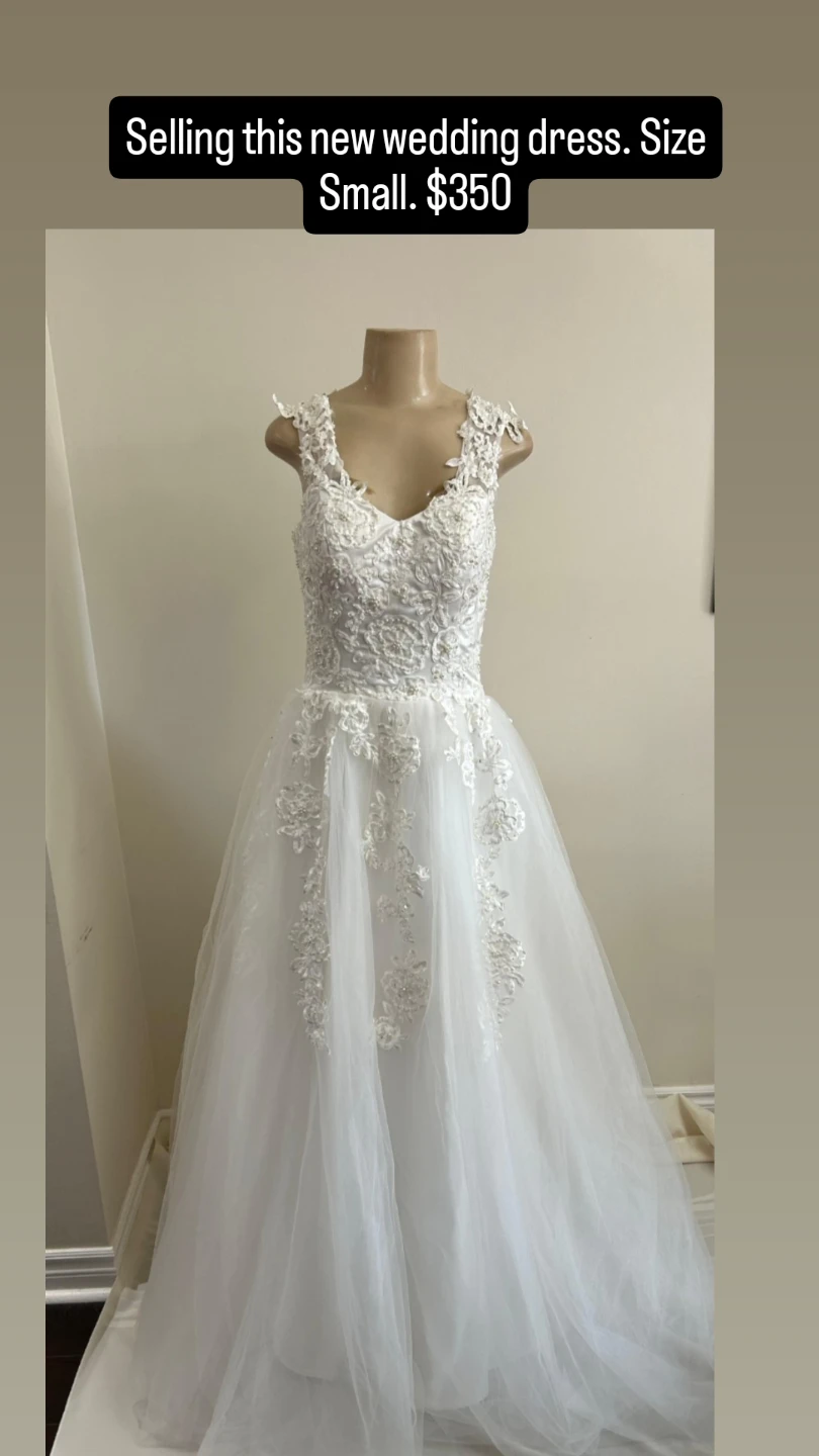 New Wedding Dress - Size Small - photo 2