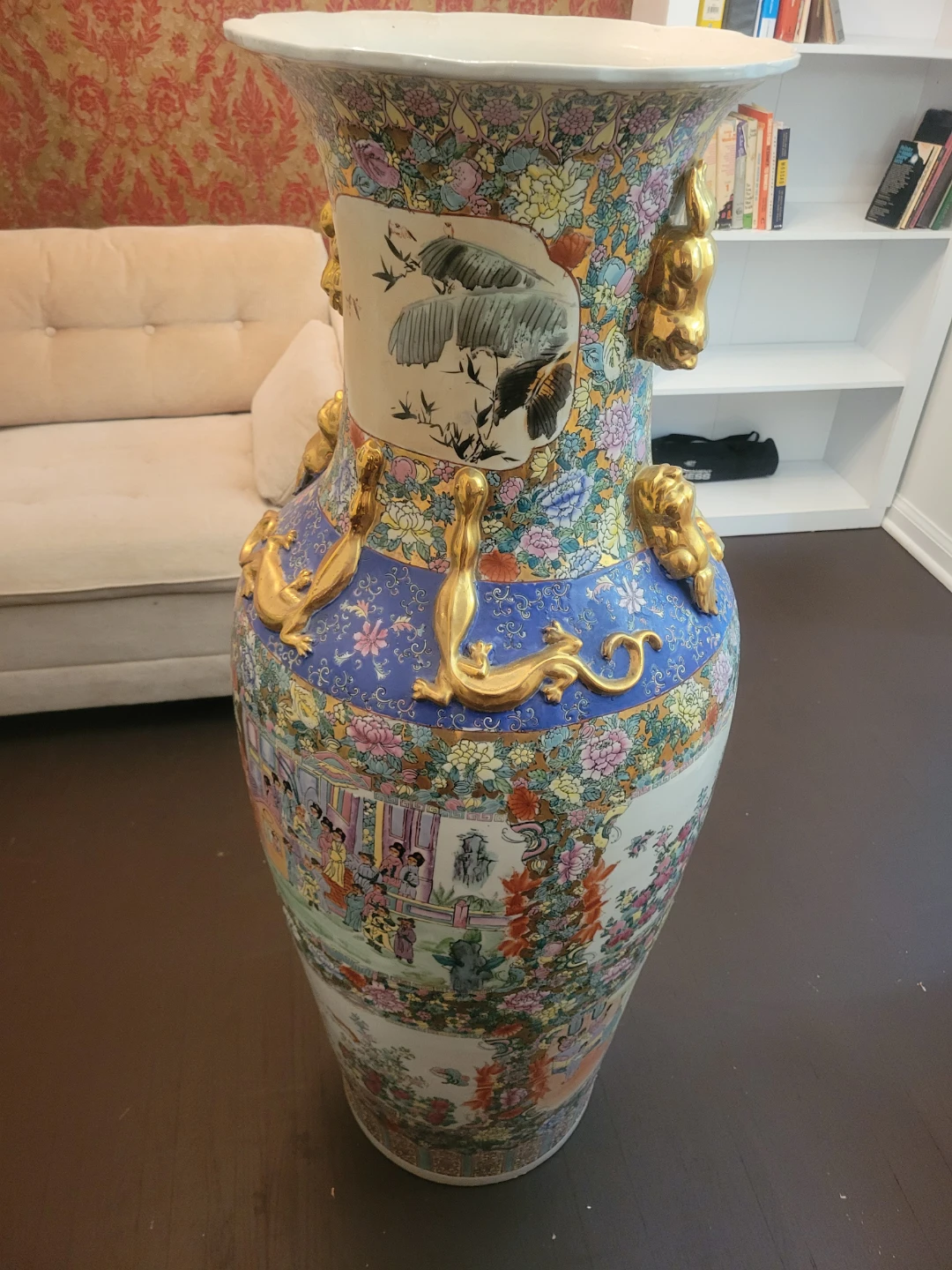 Large Decorative Porcelain Vase with Gold Accents - photo 2
