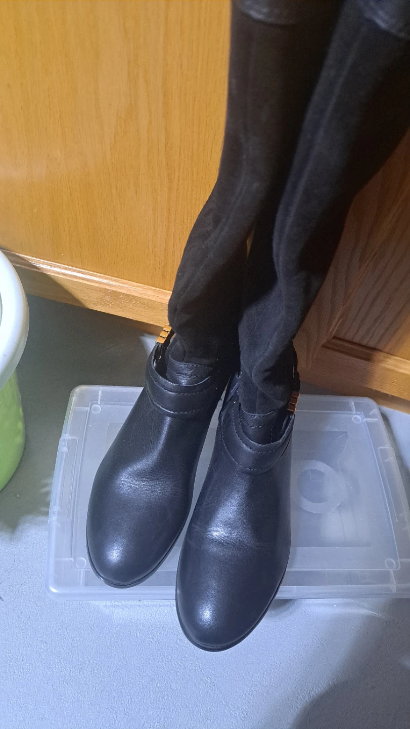 Black Knee-High Boots Size 10 - photo 2