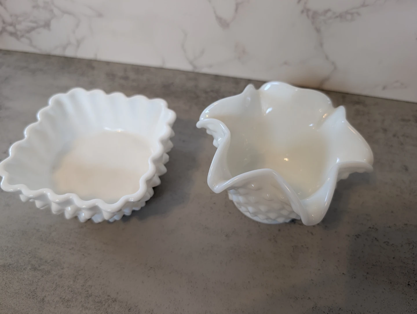 Vintage hobnail milk bonbon glass bowl & trinket dish - photo 3
