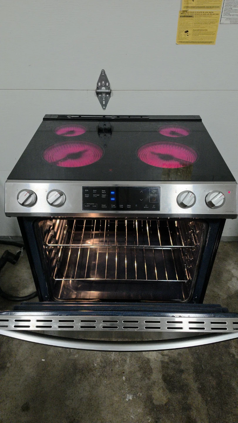 Samsung  Stainless Steel  / Convection - Delivery Available