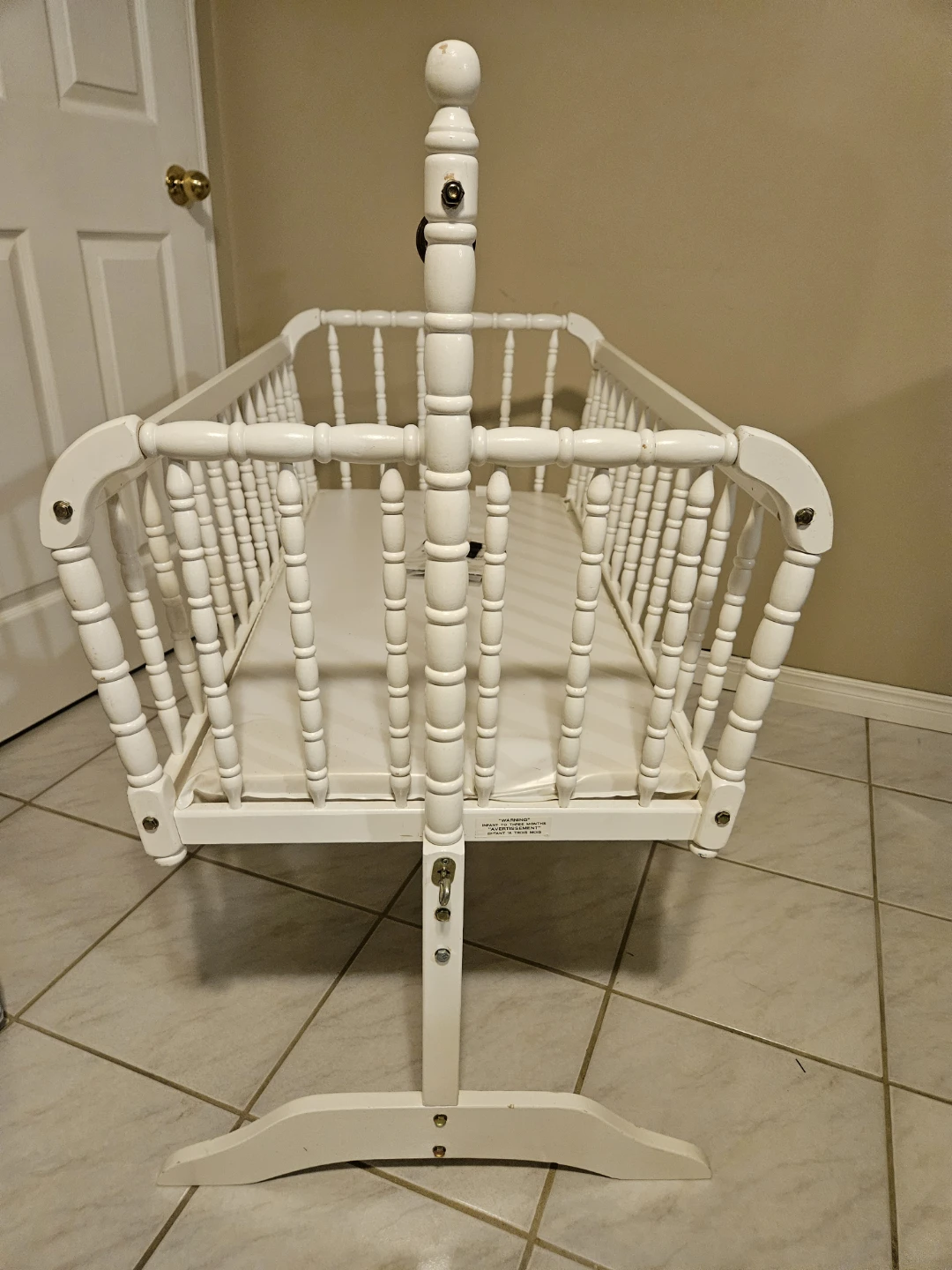 White Wooden Baby Cradle - photo 3