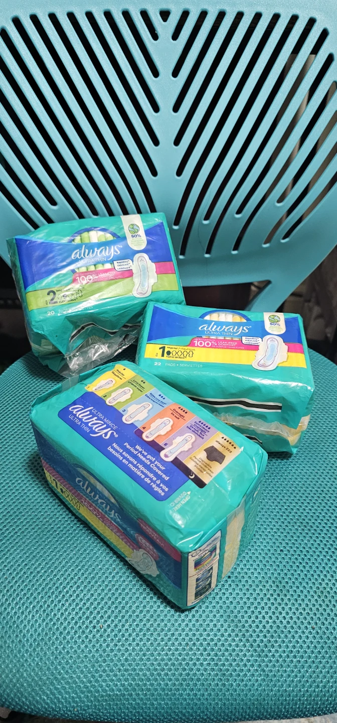 Always Ultra Thin Pads - Regular/Liner - 2 Packs (44 Pads Total)