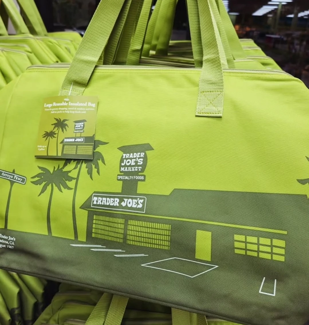 Trader Joe's Cooler Insulated Bag 8 Gallon - photo 5