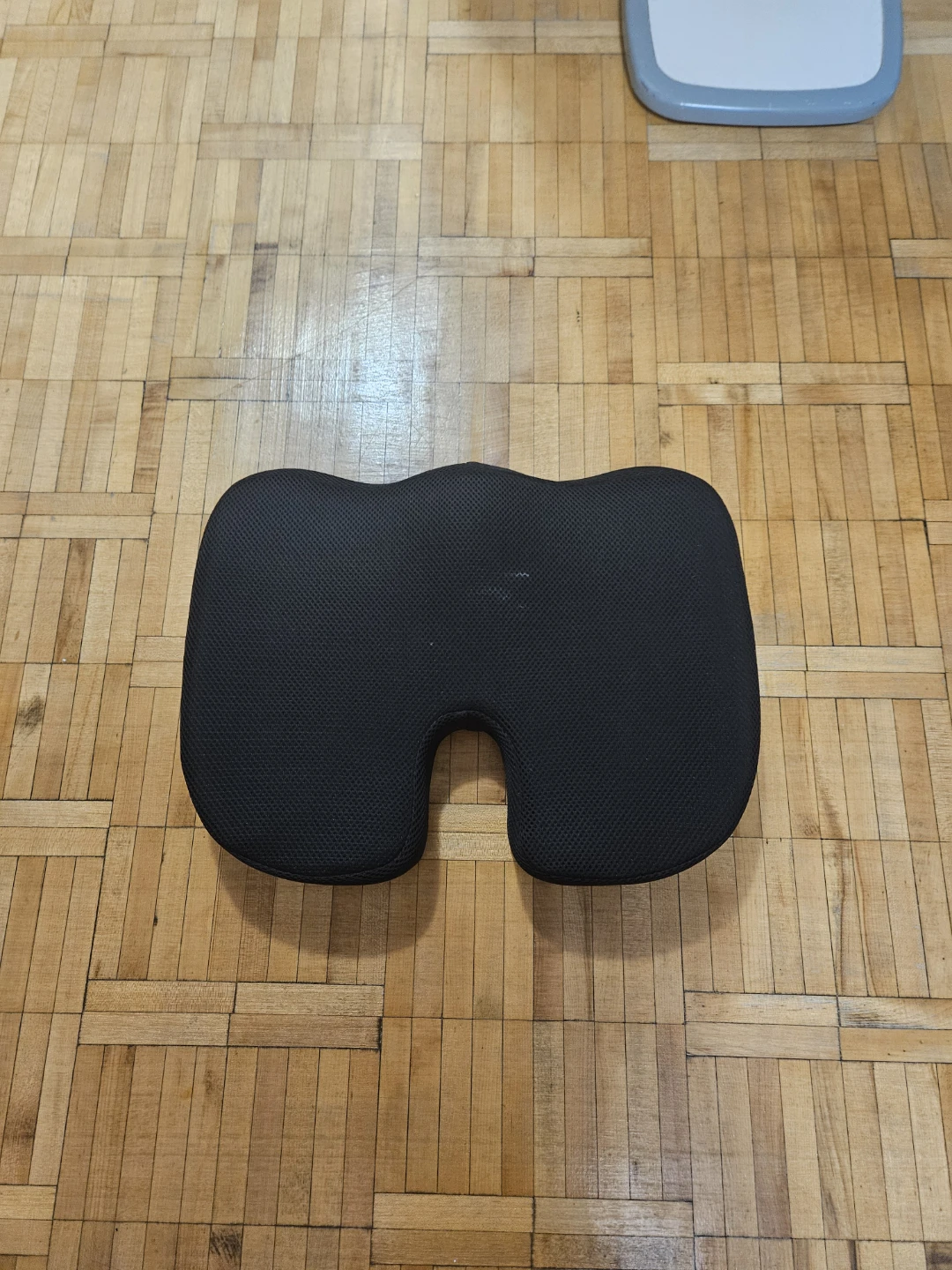Black Ergonomic Seat Cushion - photo 2