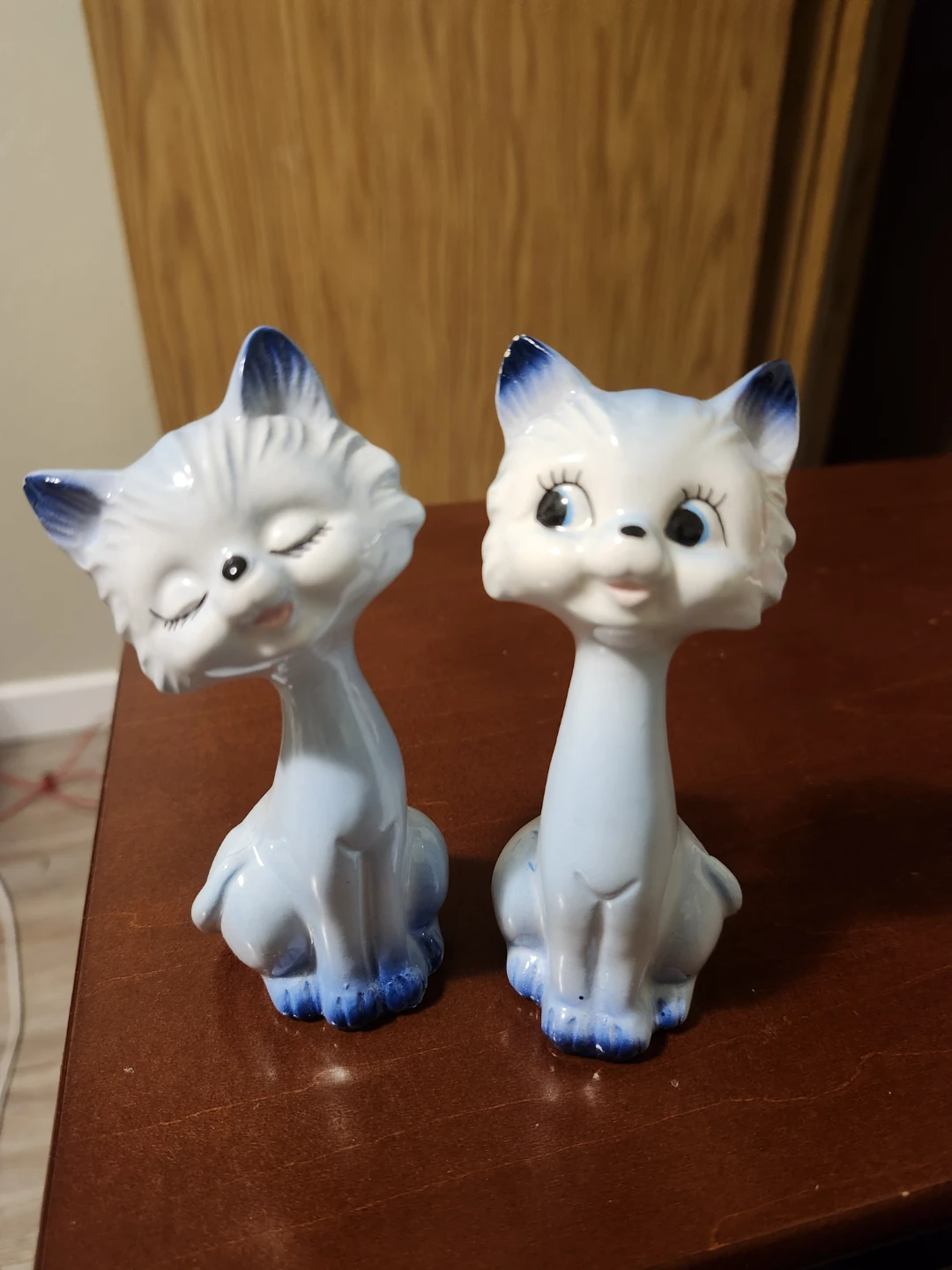 Vintage Ceramic Cat Salt and Pepper Shakers