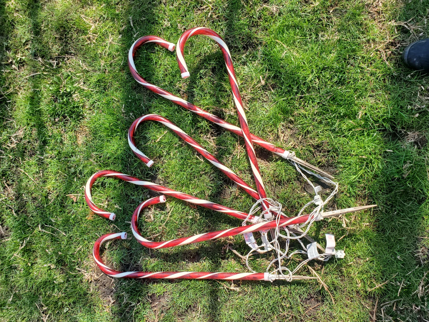 Christmas-Set of Lighted Candy Cane Lawn Decorations